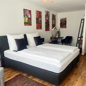 Am Hafen Bed & Breakfast MHG
